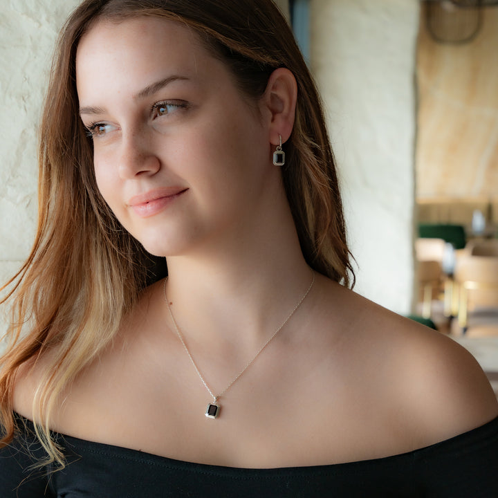 Lokkum Essence earrings-Garnet