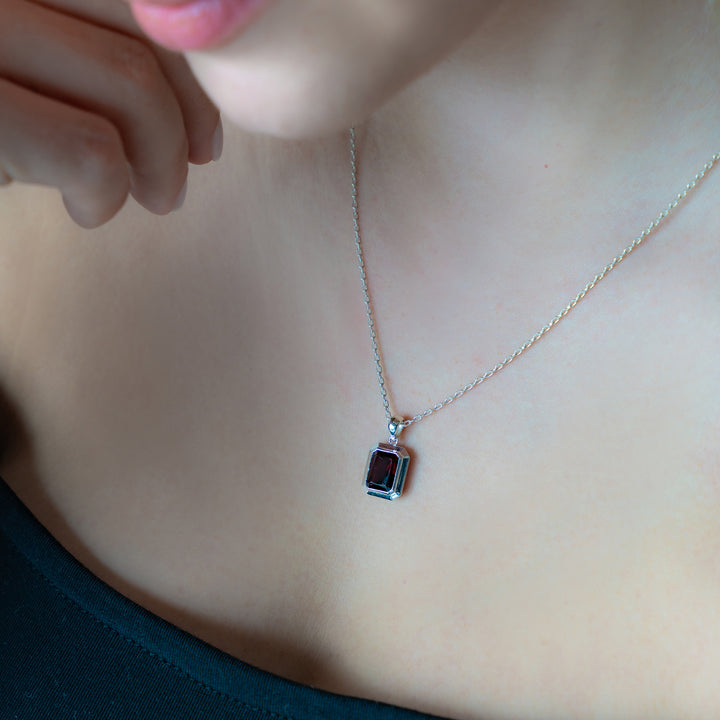 Lokkum Essence Necklace-Garnet