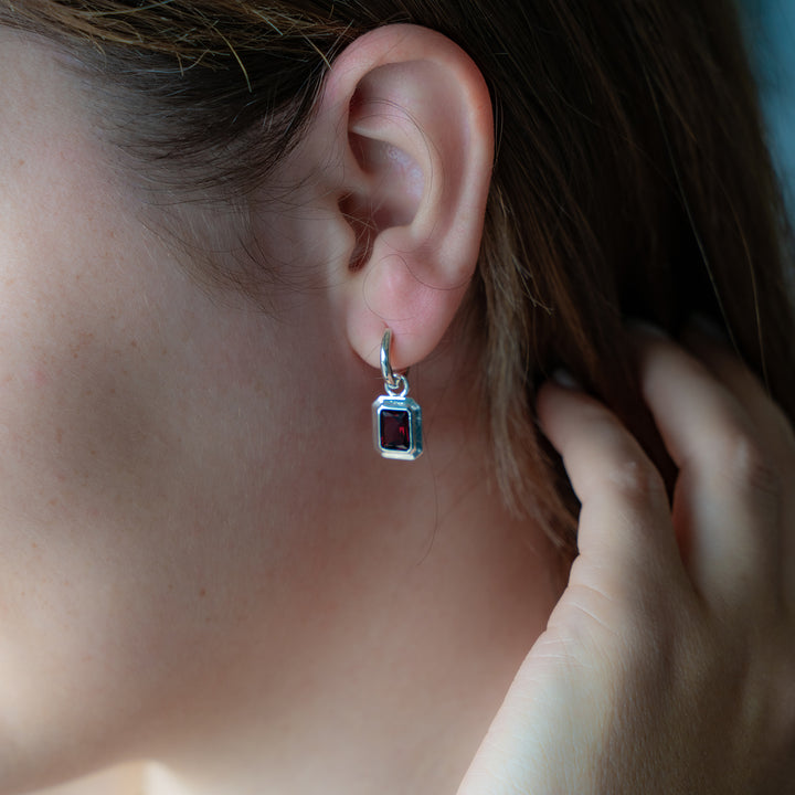 Lokkum Essence earrings-Garnet