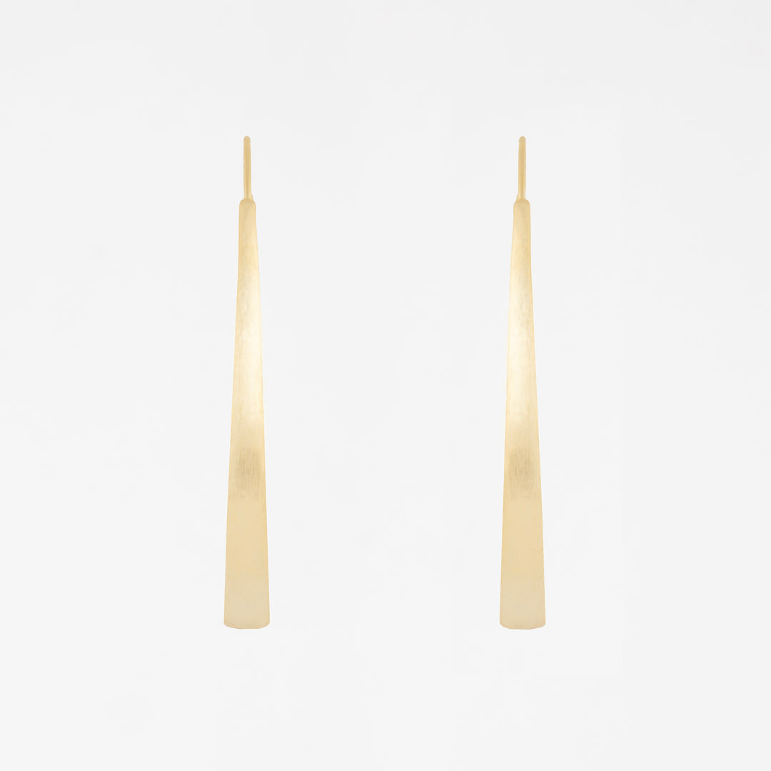 Semi open wide earrings