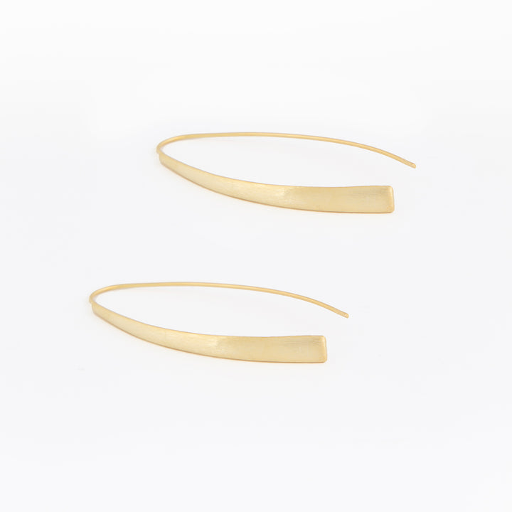 Semi open wide earrings