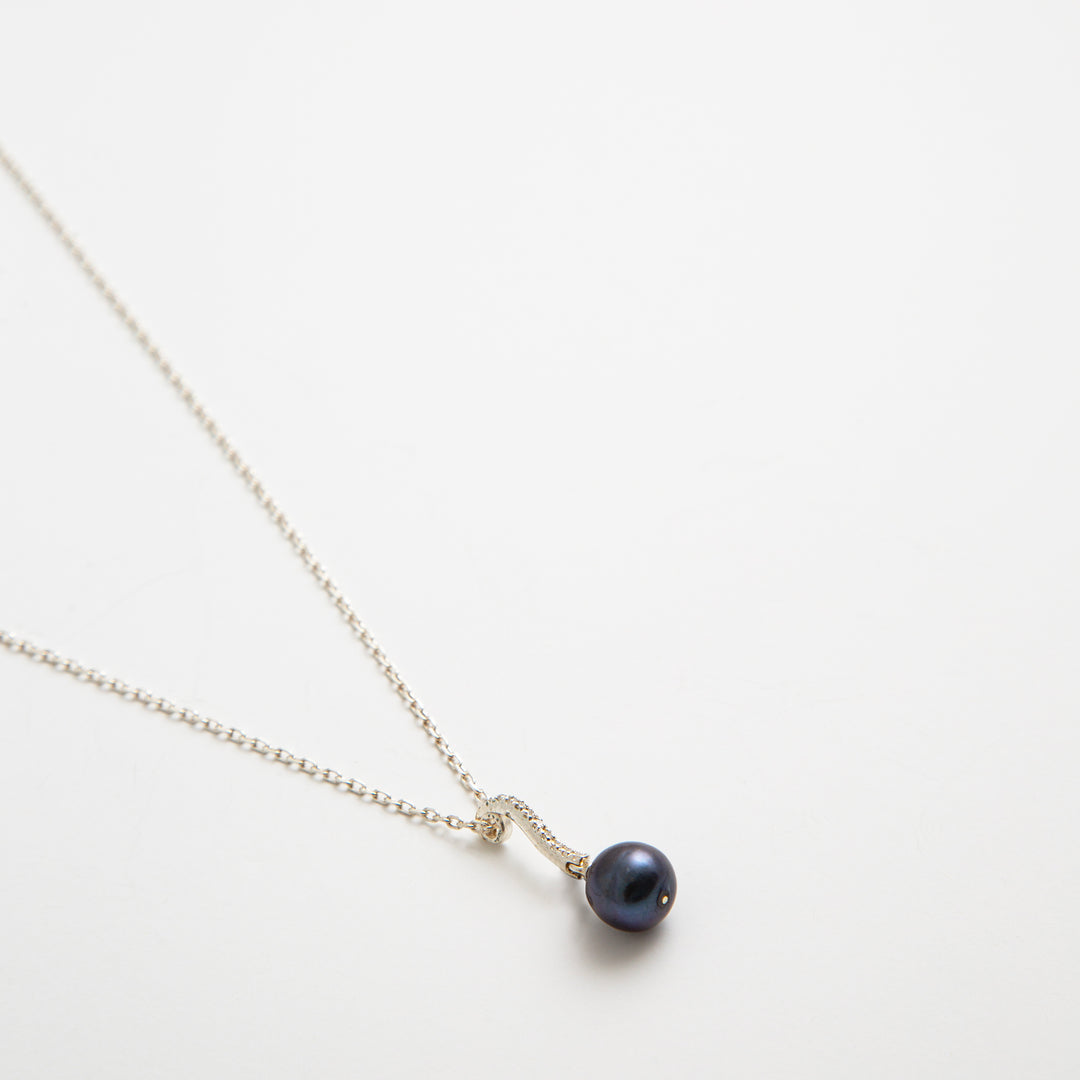 Midnight Pearl Necklace