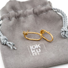 Load image into Gallery viewer, Ovate Hoop Earrings-Gold
